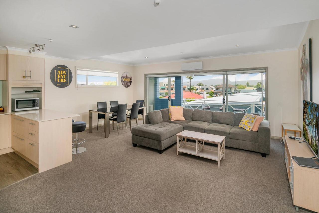 Crow'S Nest Apartments Whitianga Exterior photo