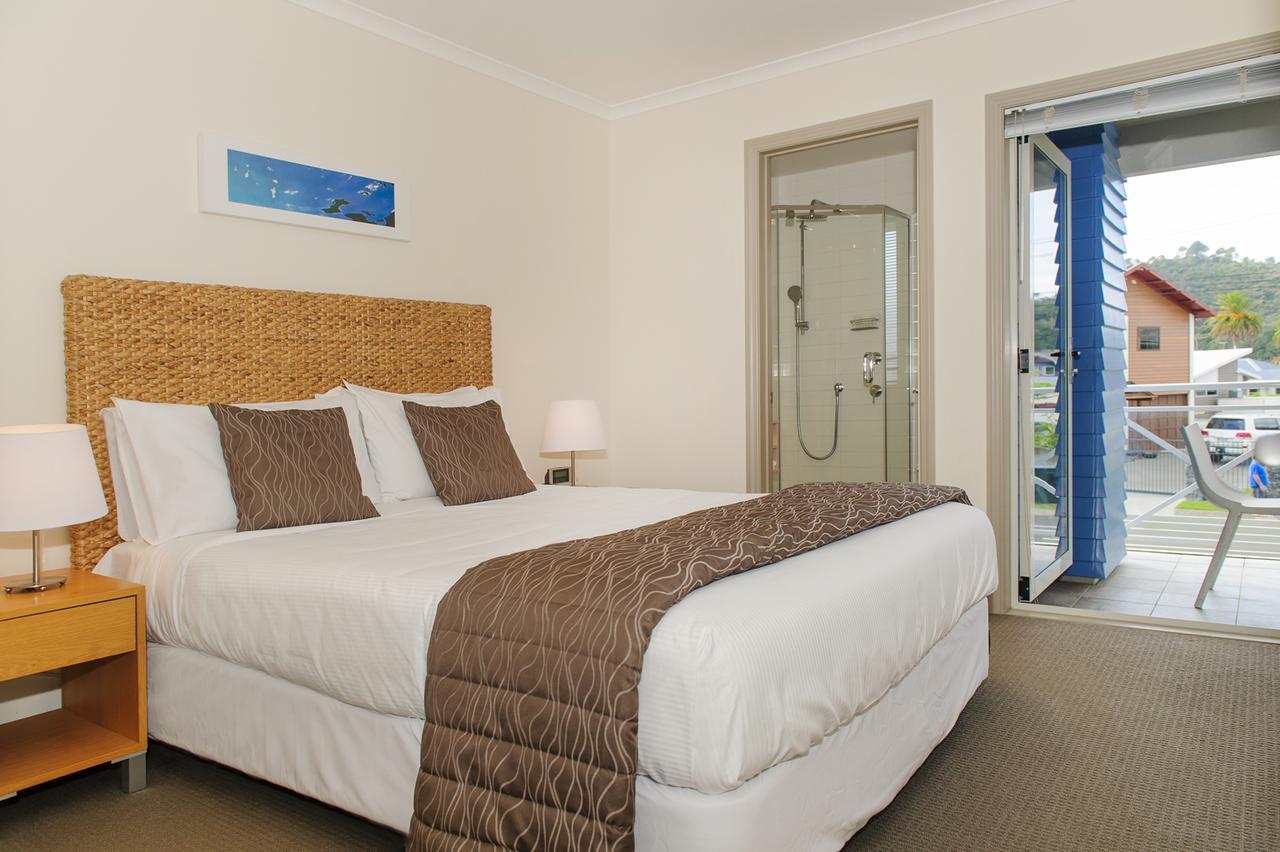 Crow'S Nest Apartments Whitianga Exterior photo